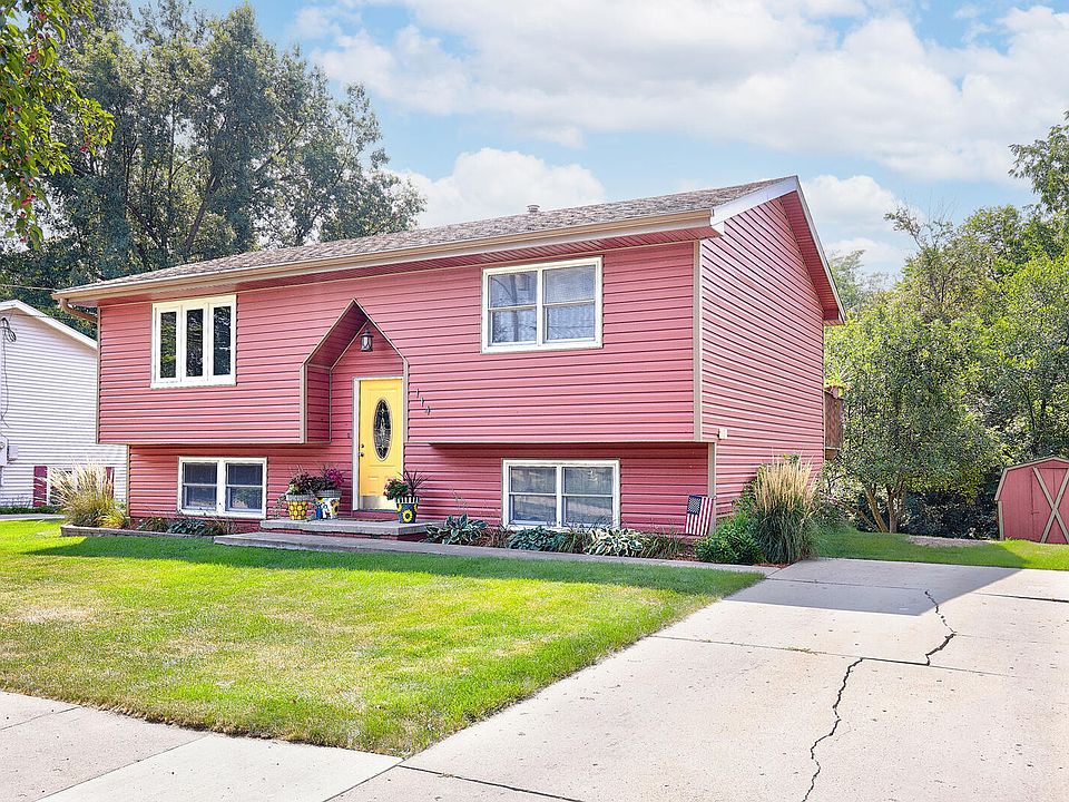 1st image of 114 E Laura Ln