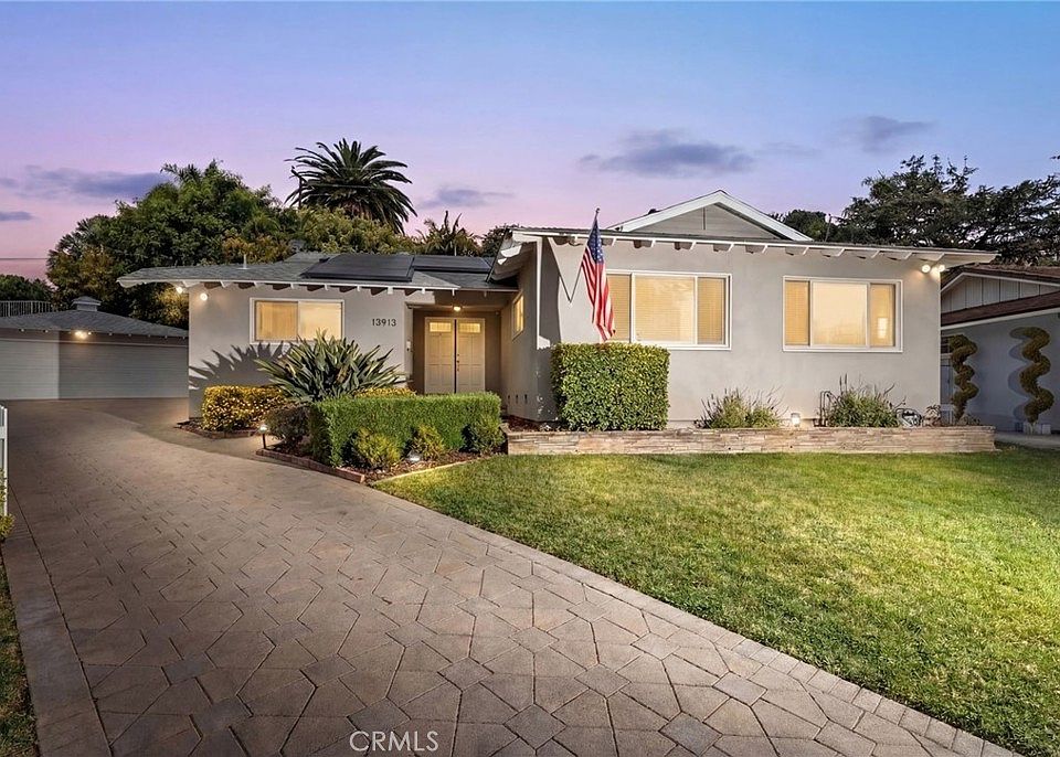 1st image of 13913 Sunset Dr