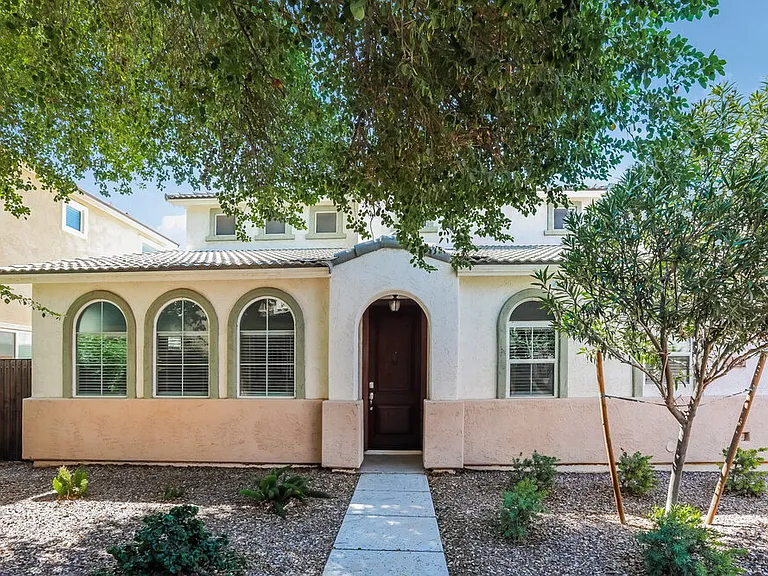 4229 E Milky Way — Photo 1