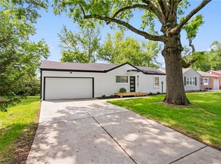 2101 Somerset Dr, Prairie Village, KS 66206