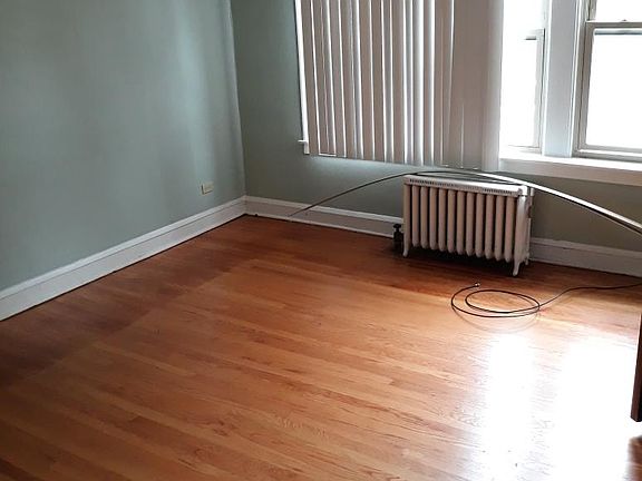 5th image of 2441 Birdsall St #3