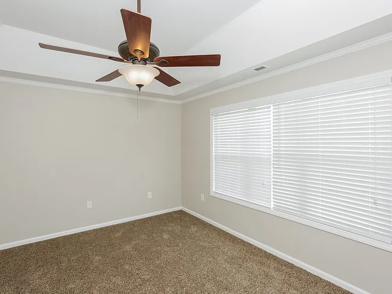 310 Tamarack Dr — Photo 6
