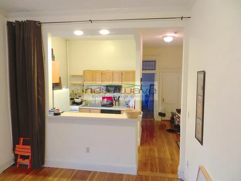 104 Queensberry St #2 — Photo 2