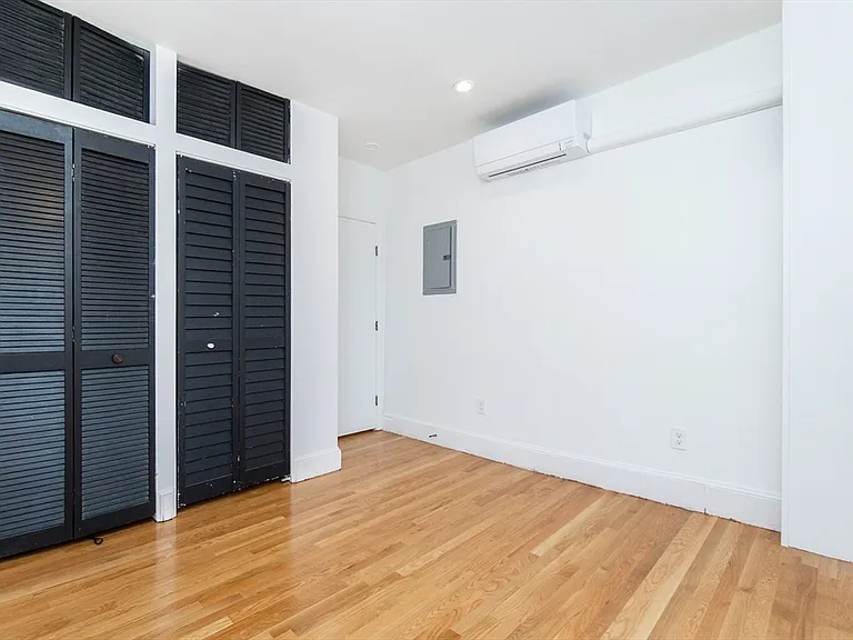 209 W Newton St #3 — Photo 16
