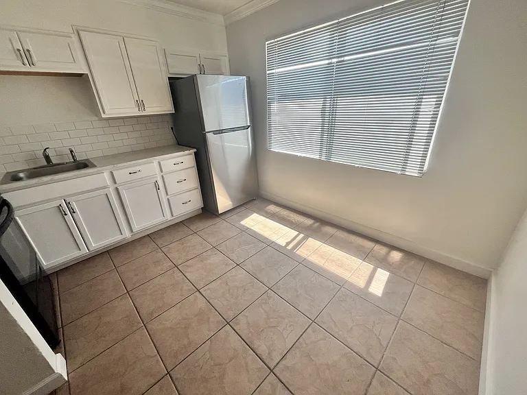 935 Sheridan St #3 — Photo 10