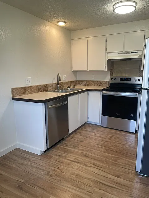 1212 S Maple St — Photo 2