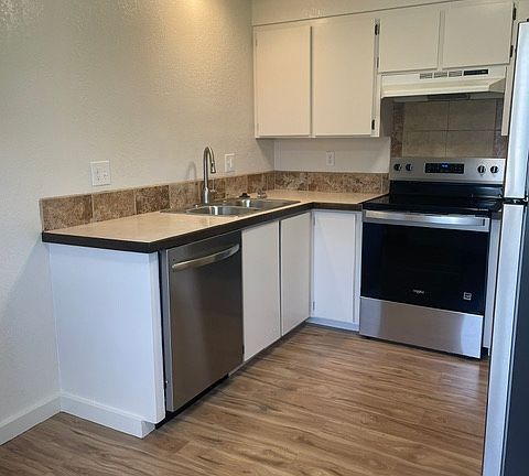 2nd image of 1212 S Maple St #3