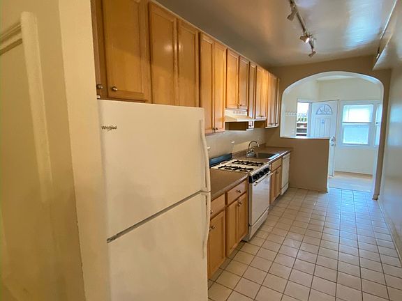 4th image of 6315 N Glenwood Ave #1