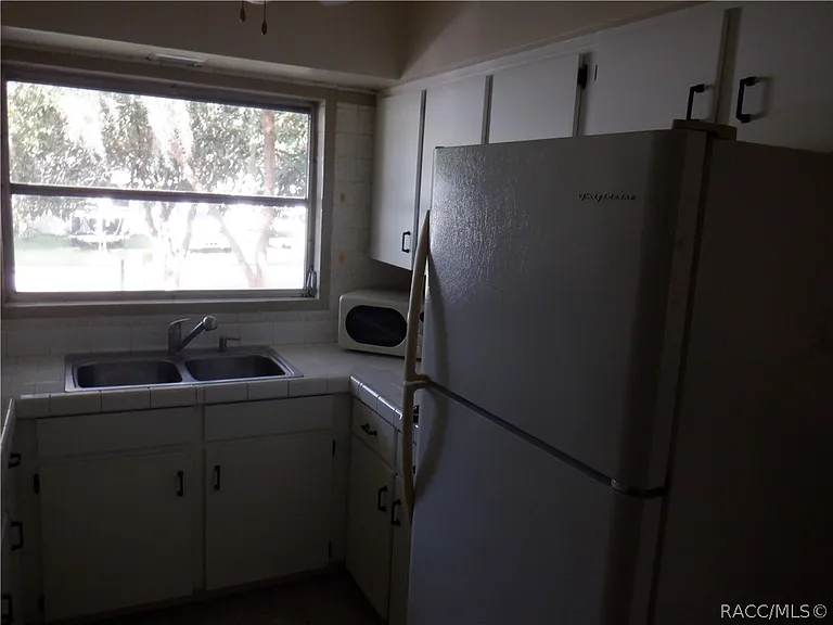 3415 S Diamond Ave — Photo 6