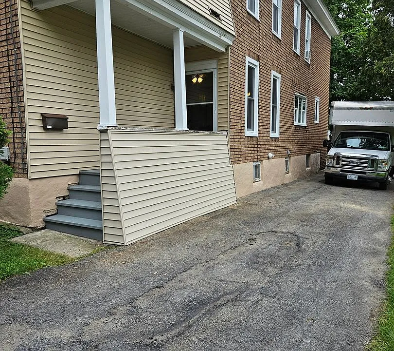 43 1st St #1