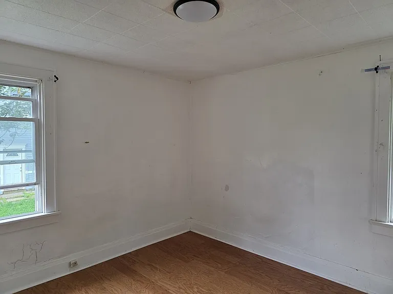 141 Leroy Ave #1 — Photo 3