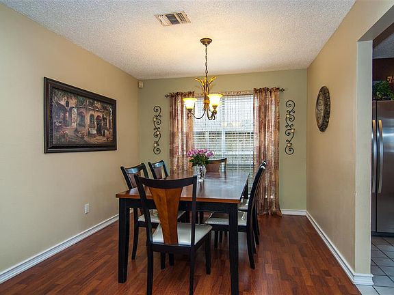 4th image of 504 Westminster Dr