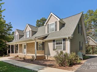 159 Sunset Ridge Dr, Etowah, NC 28729