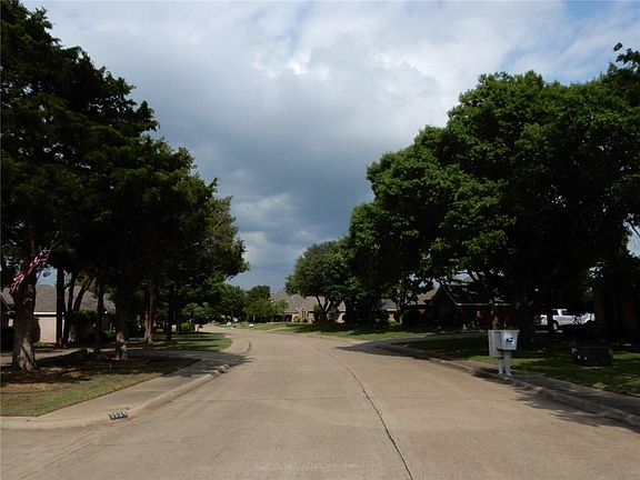 4th image of 1526 Valerie Dr