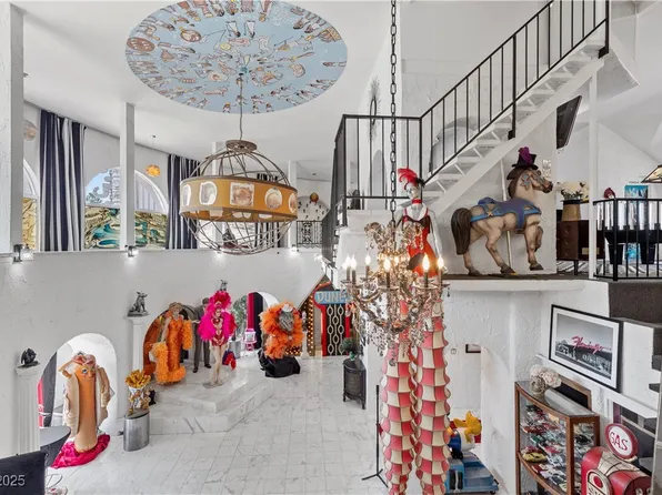 4318 Ridgecrest Dr, Las Vegas, NV 89121