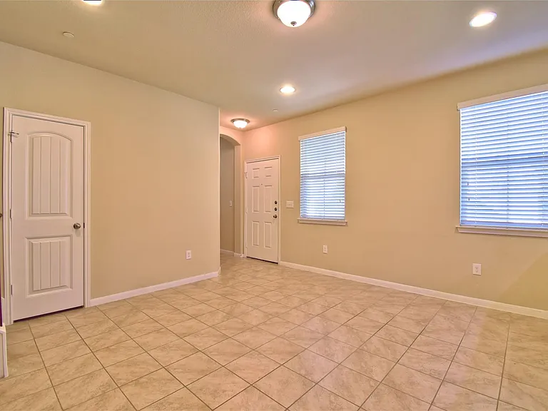 2880 Donnell Dr #1701 — Photo 4