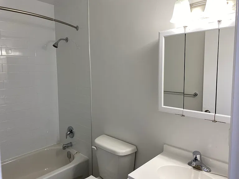 35 Raylawn Cres — Photo 9