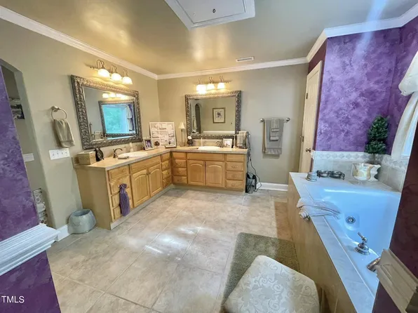 175 Captains Dr, Roxboro, NC 27574
