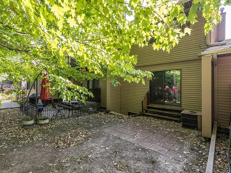 105B South Dr — Photo 16
