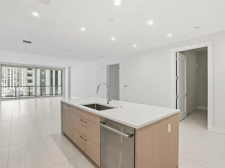 275 1st Ave S #1003 — Photo 51