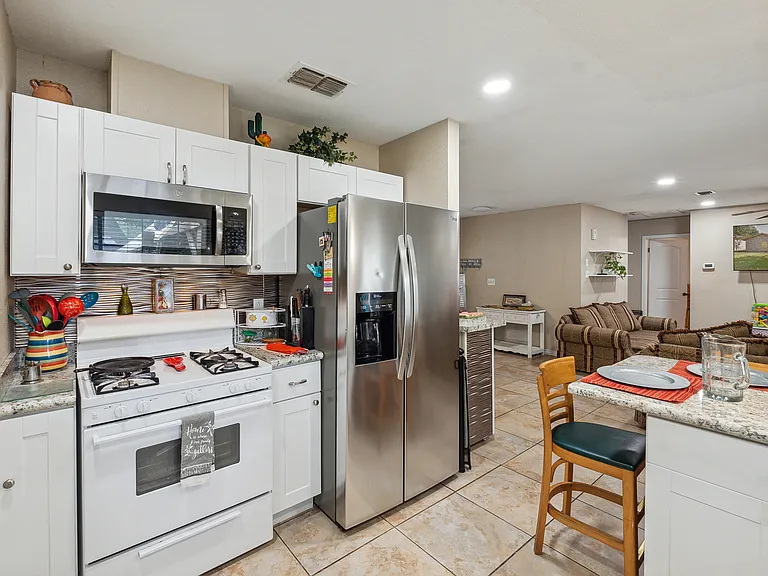 6738 Spring Manor St — Photo 11