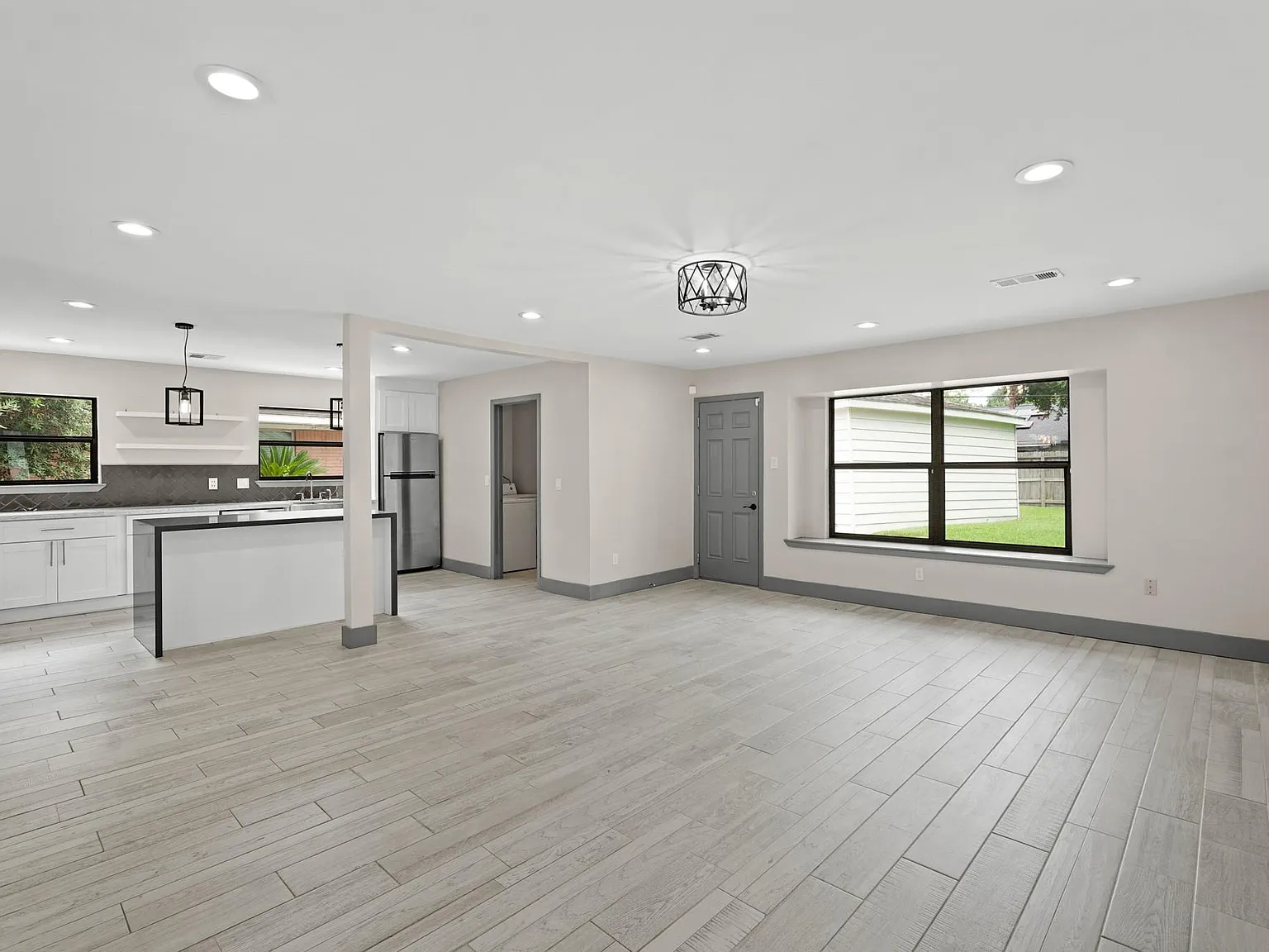 3 bed, 2.0 bath, 1924 sqft, $3,100 — Photo 4