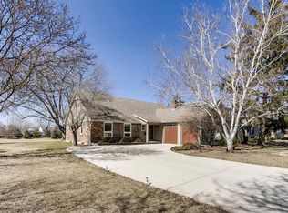 247 Carriage Hill Dr, Aurora, IL