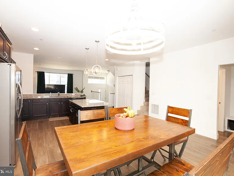 313 Estate Dr — Photo 18