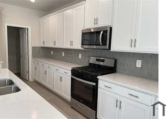 3624 Commodore Ct — Photo 16