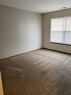 Elm Point Apartments — Photo 8