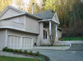 13730 Holmes Point Dr NE, Kirkland, WA 98034