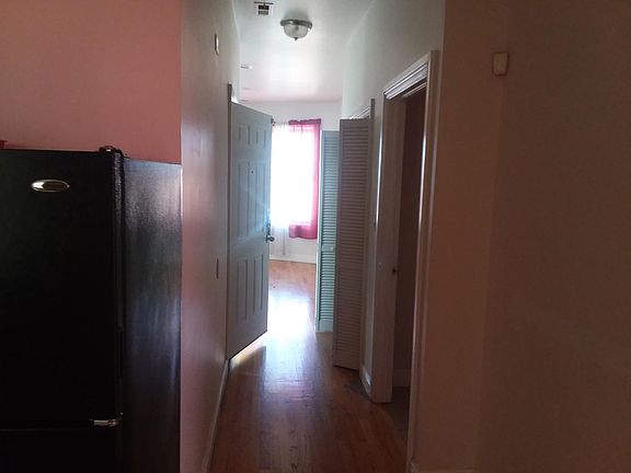 2nd image of 4801 S Calumet Ave #3-C
