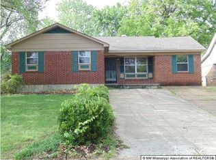 1801 Brookhaven Dr, Southaven, MS 38671