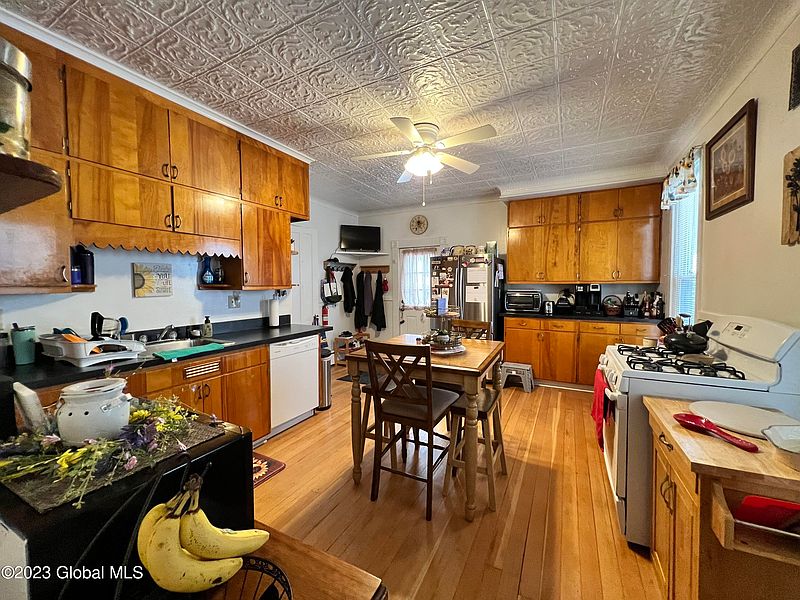 2nd image of 141 Florida Avenue