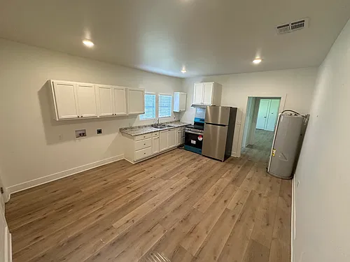 1633 Easy St Photo 1
