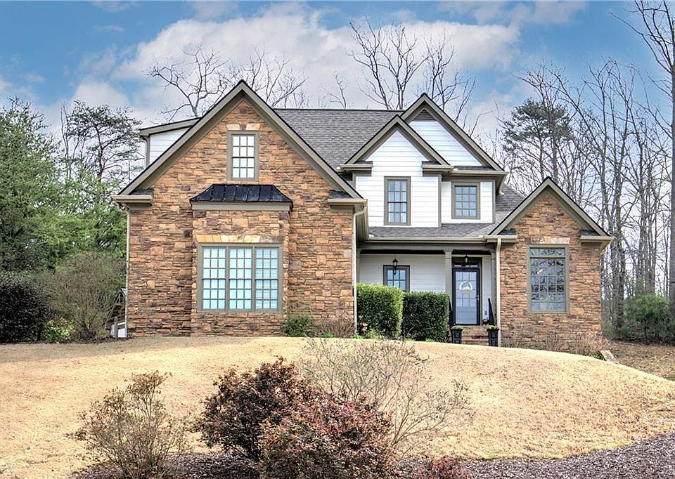 1st image of 16 Thunder Hawk Ln NE