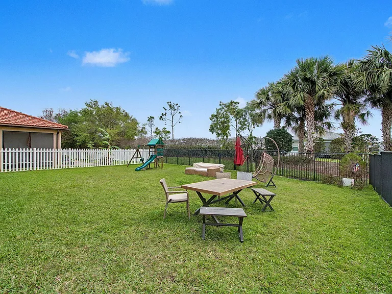 11316 SW Barton Way — Photo 7