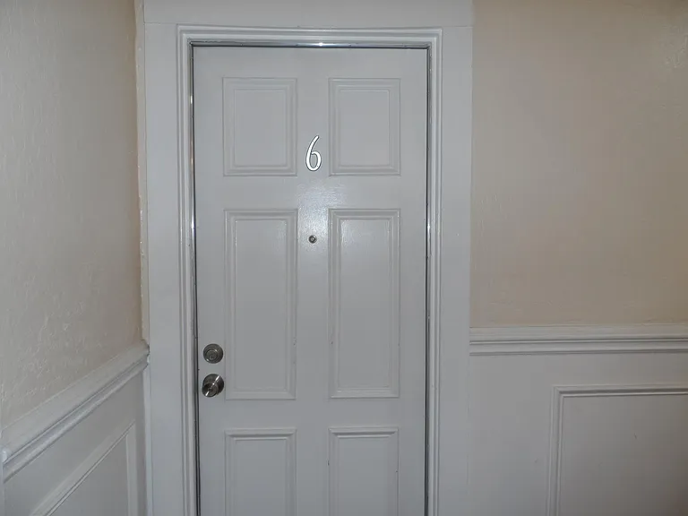 415 18th St #6 — Photo 3
