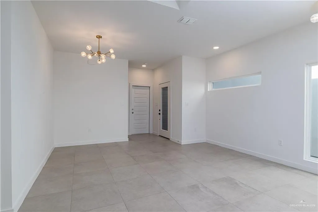 3 bed, 2.5 bath, 1420 sqft, $1,950 — Photo 4