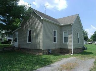 809 S 10th St, Herrin, IL 62948