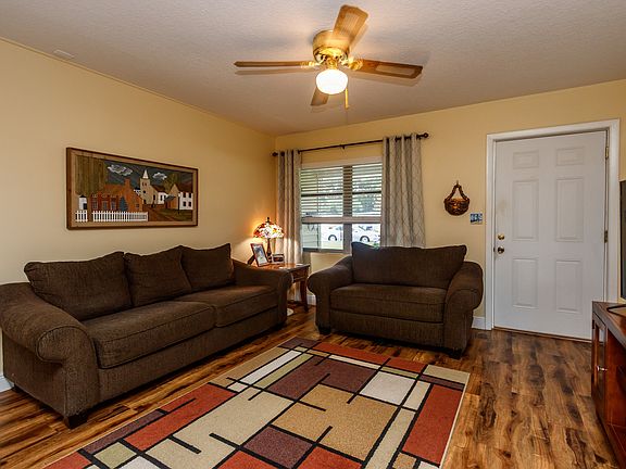 2nd image of 225 Virginia Dr