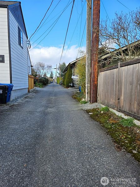 4th image of 5912 45th Avenue SW
