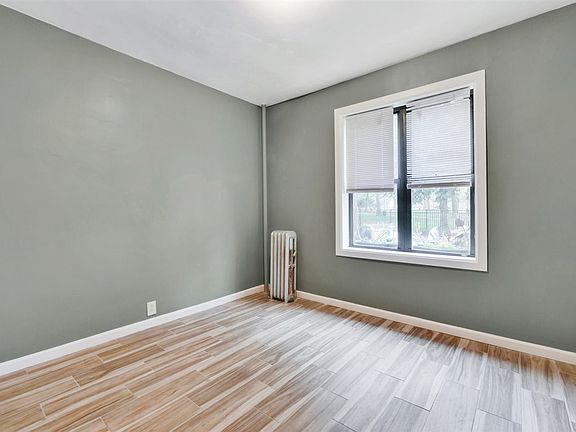 2nd image of 194 Kensington Ave #101