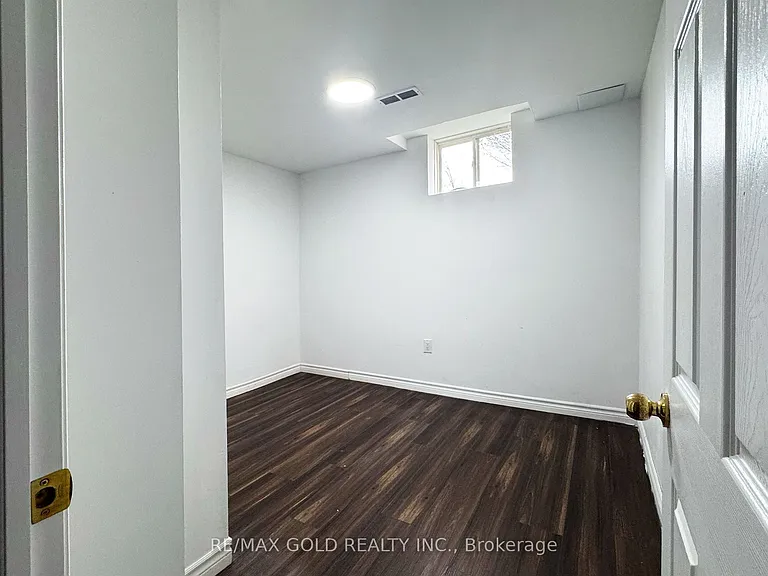 27 Dulverton Dr — Photo 15
