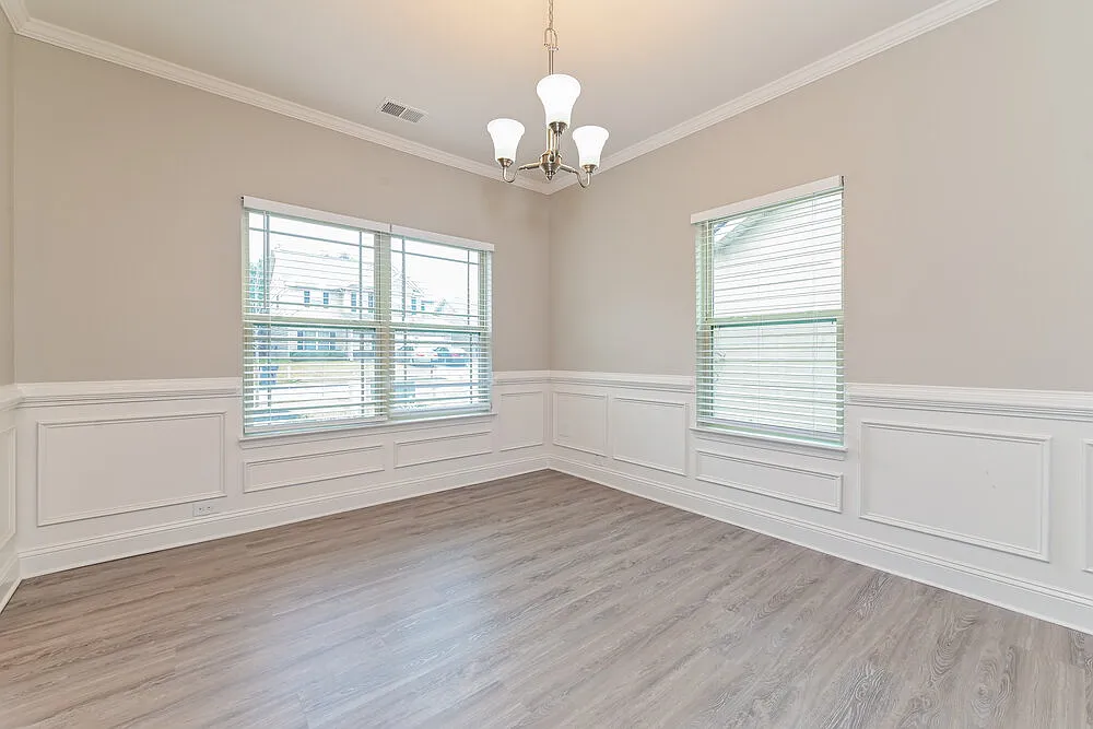 3 bed, 2.0 bath, 2047 sqft, $2,005 — Photo 4