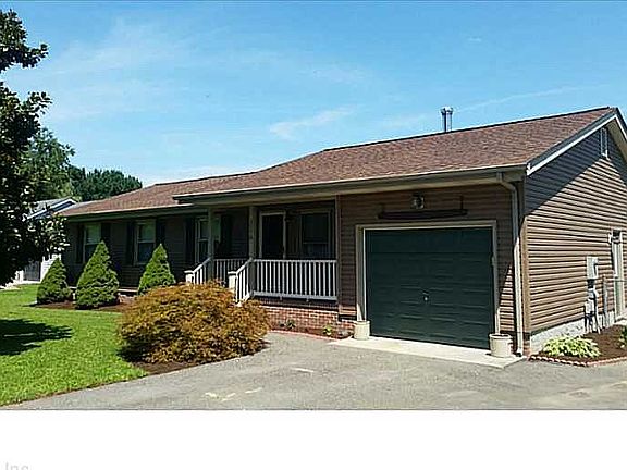 2nd image of 204 Belmont Dr