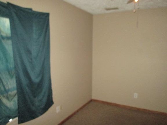 4th image of 917 10th Ave