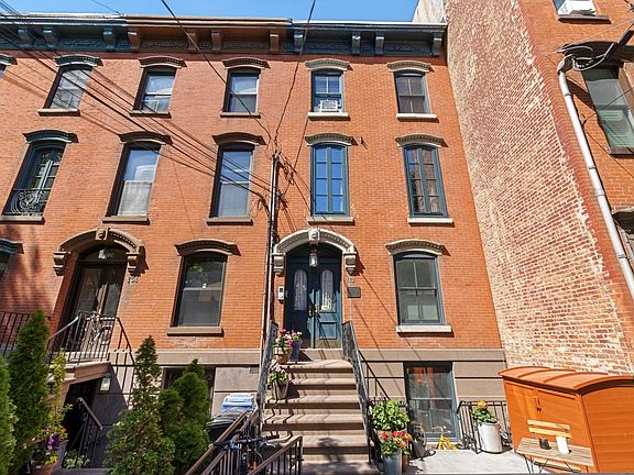 5th image of 132 Sussex St #1A