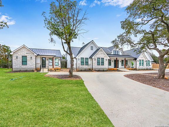 3rd image of 2303 Geneseo Oaks