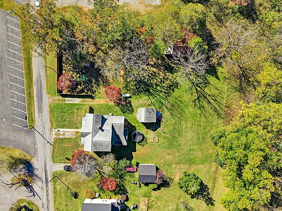 3rd image of 1096 Penicks Mill Rd